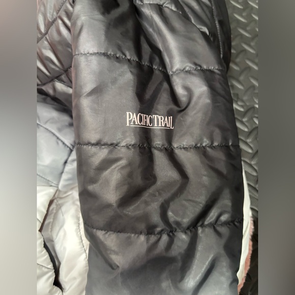 121. Pacific Trail Girls' Reversible to Faux Fur Tie-Dye Hooded Jacket - Picture 6 of 8